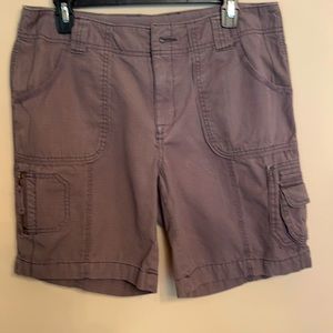 Women’s Eddie Bauer Bermuda shorts. Size 10.